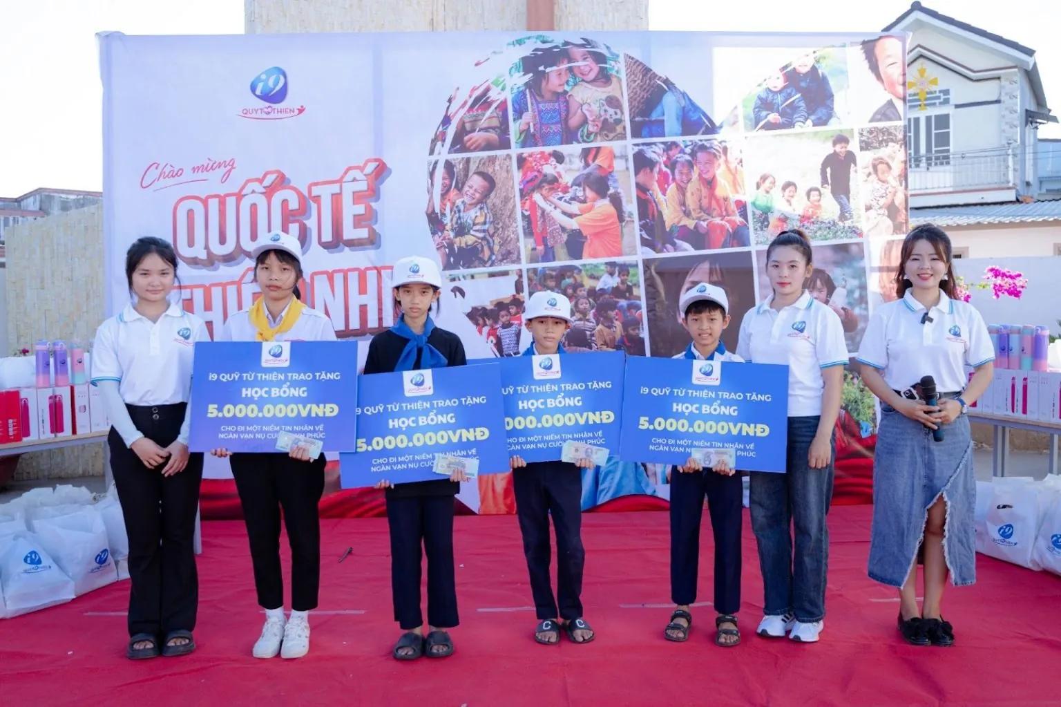 Hình ảnh tập trung vào bảo mật dữ liệu và quyền riêng tư tại nhà cái CLB88, với các lớp bảo vệ và mã hóa dữ liệu.